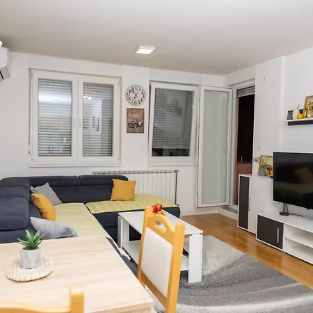 Ava Istocno Sarajevo 公寓 *